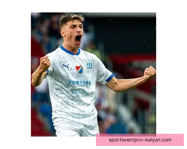 贝林厄姆表达对鲁尼的崇敬，称其为职业生涯偶像