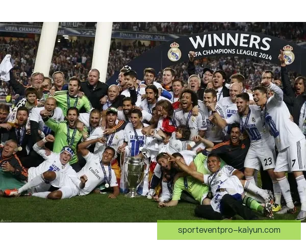 库尔图瓦在欧冠决赛中表现稳健，助球队赢得关键胜利